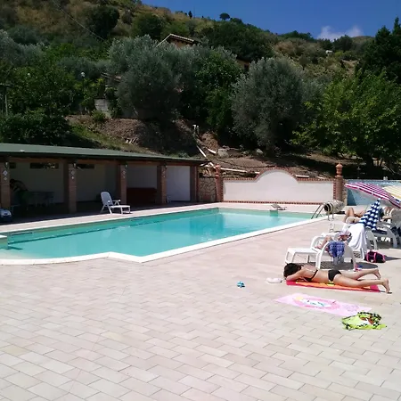 Κατάλυμα σε φάρμα L'uliveto Reitano (Messina)